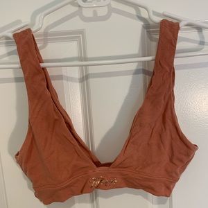 VS Wide set bralette